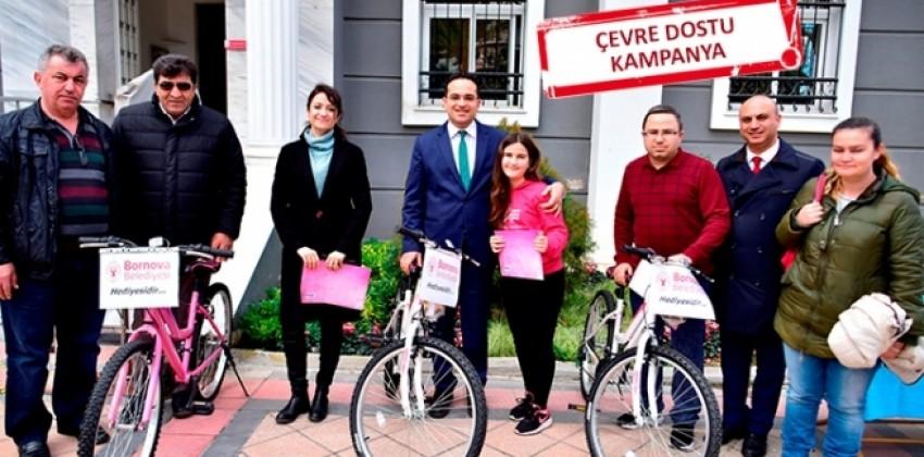 Bornova'dan atık toplayana bisiklet