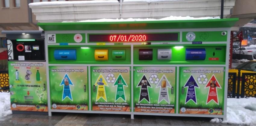 Kızılcahamam Sıfır Atık Projelerini Atıkmatik ve Mobil Atık Getirme Merkezi ile Devam Ediyor.