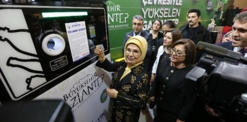 Sayın Emine Erdoğan, Atıkmatik'i kullandı.